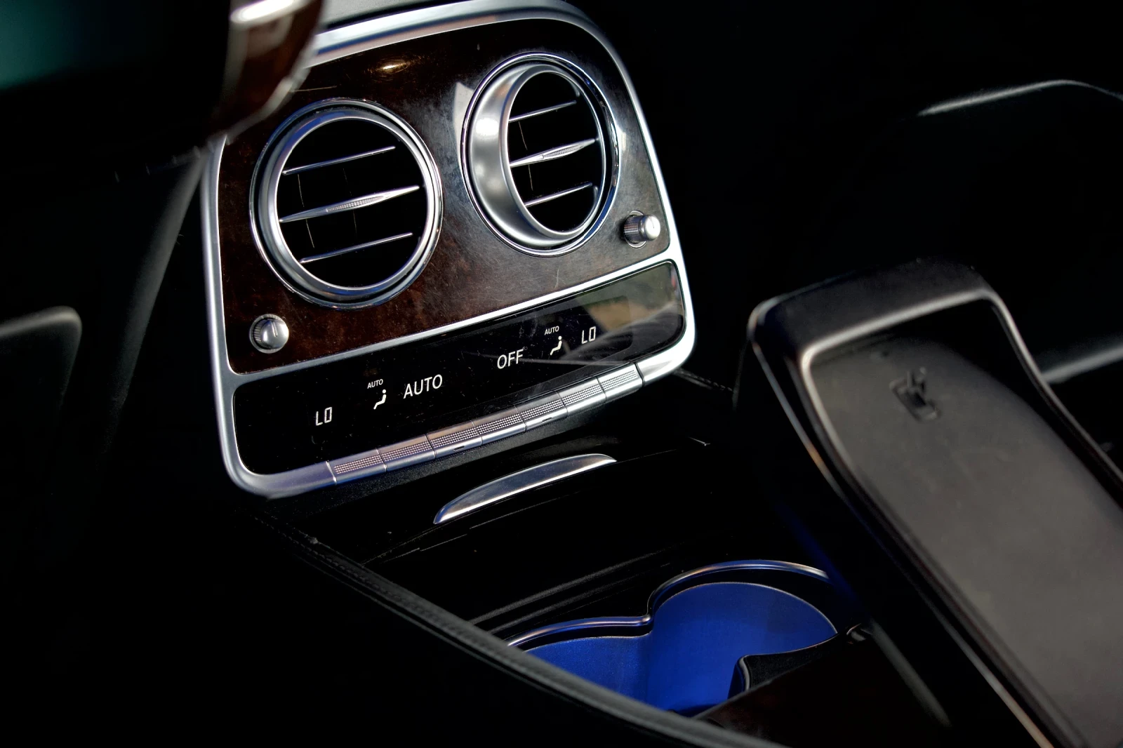 Mercedes-Benz S 560 FULL/ 3TV/ ПАСАЖЕР ПАКЕТ, снимка 15 - Автомобили и джипове - 54756966