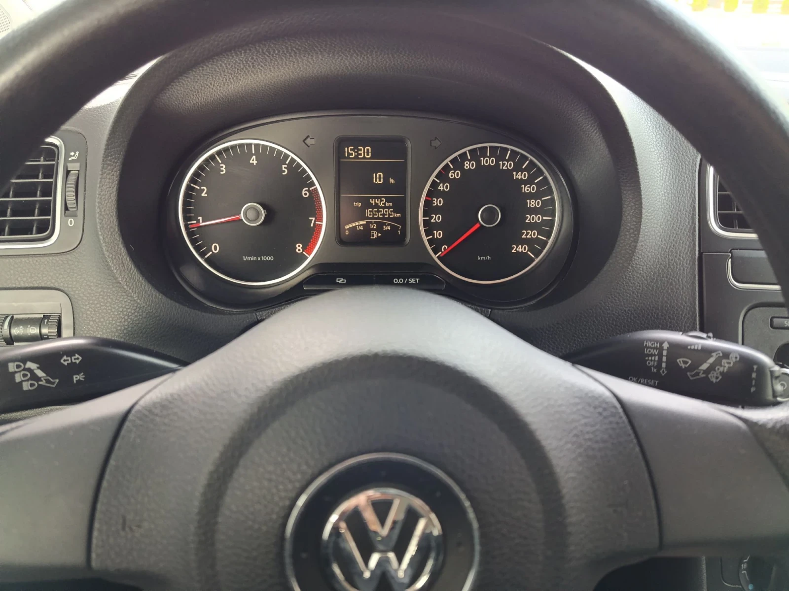 VW Polo 1.2i 12v, снимка 9 - Автомобили и джипове - 56048938