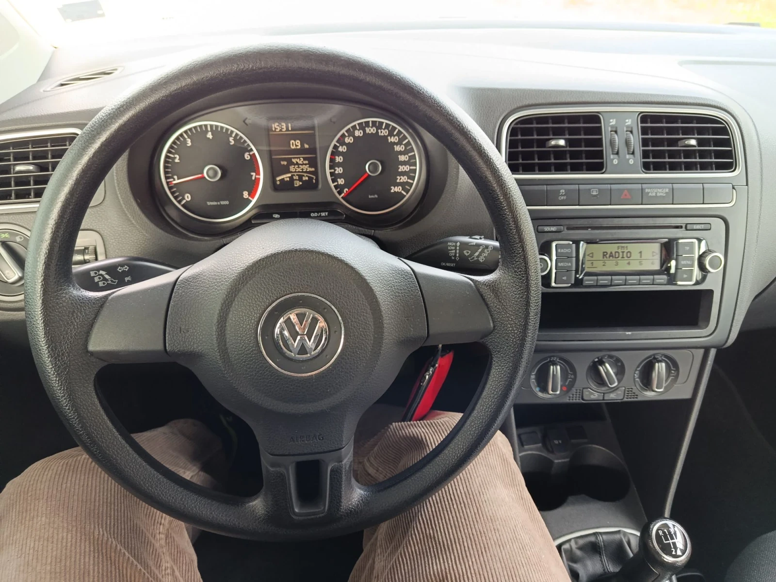 VW Polo 1.2i 12v, снимка 7 - Автомобили и джипове - 56048938
