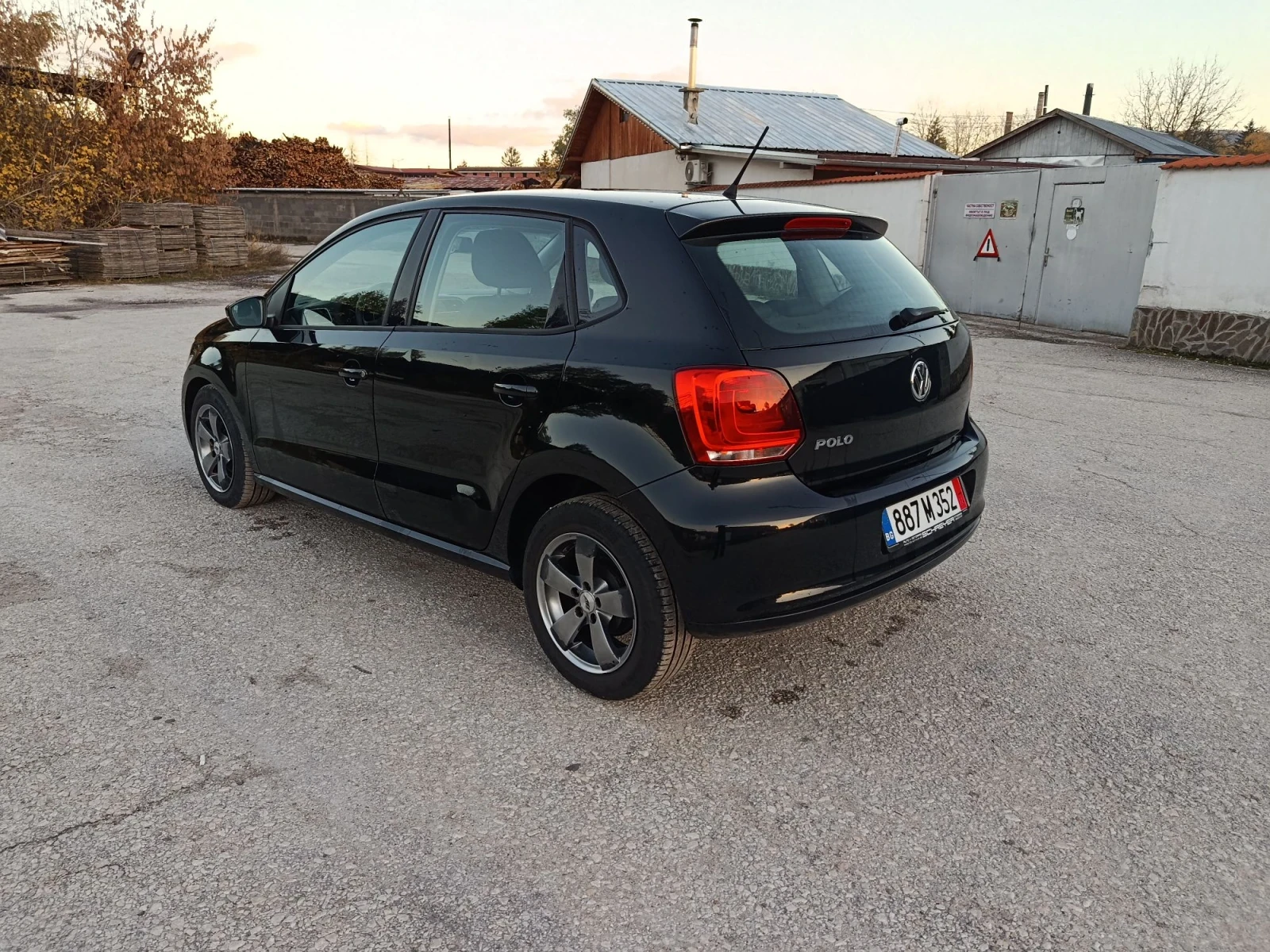 VW Polo 1.2i 12v, снимка 6 - Автомобили и джипове - 56048938