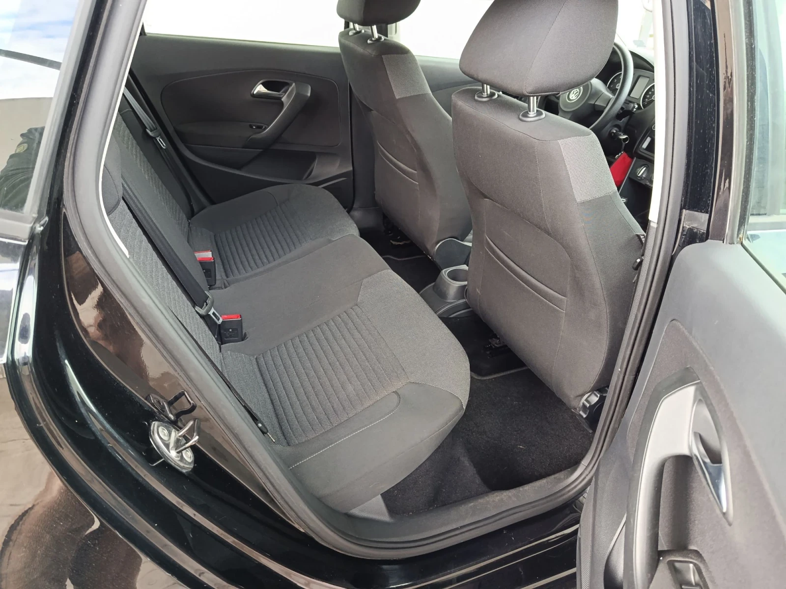 VW Polo 1.2i 12v, снимка 11 - Автомобили и джипове - 56048938