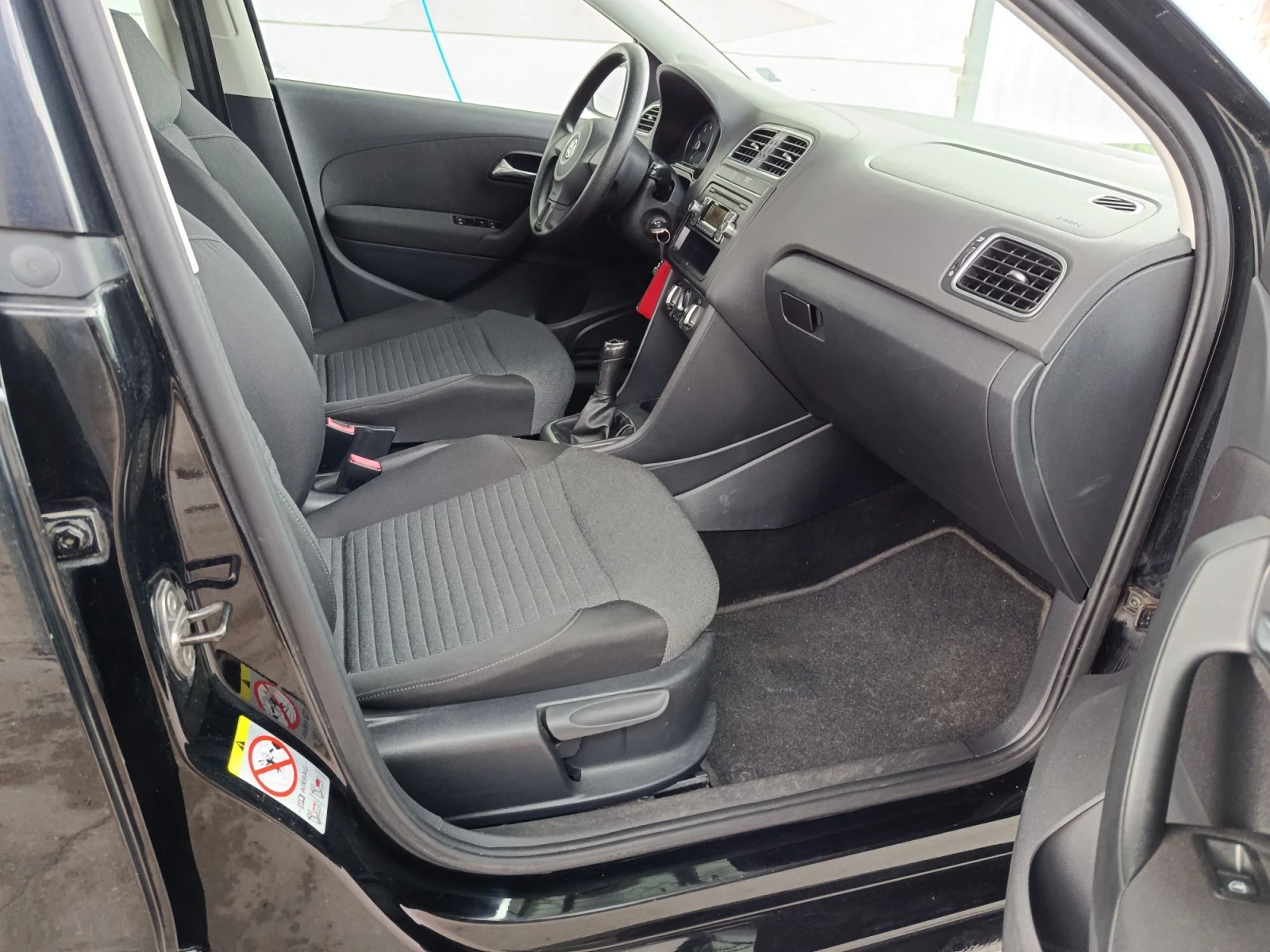 VW Polo 1.2i 12v, снимка 10 - Автомобили и джипове - 56048938