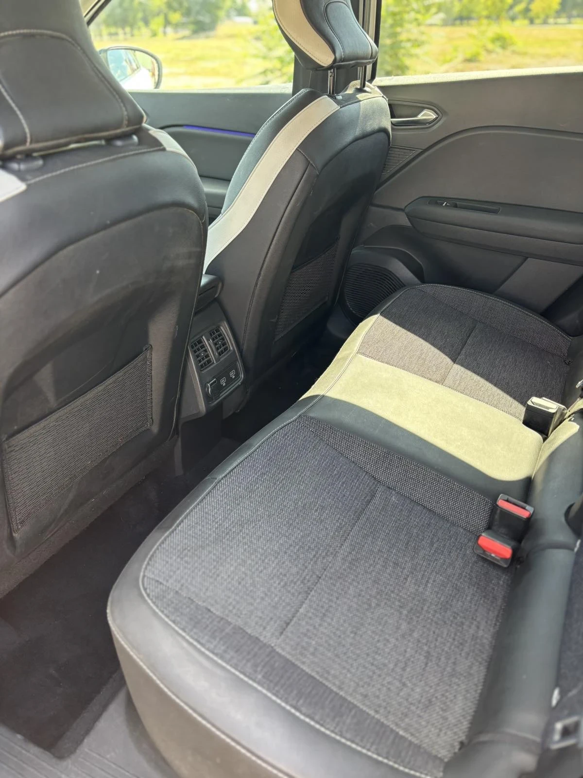 Renault Captur, снимка 13 - Автомобили и джипове - 55401794