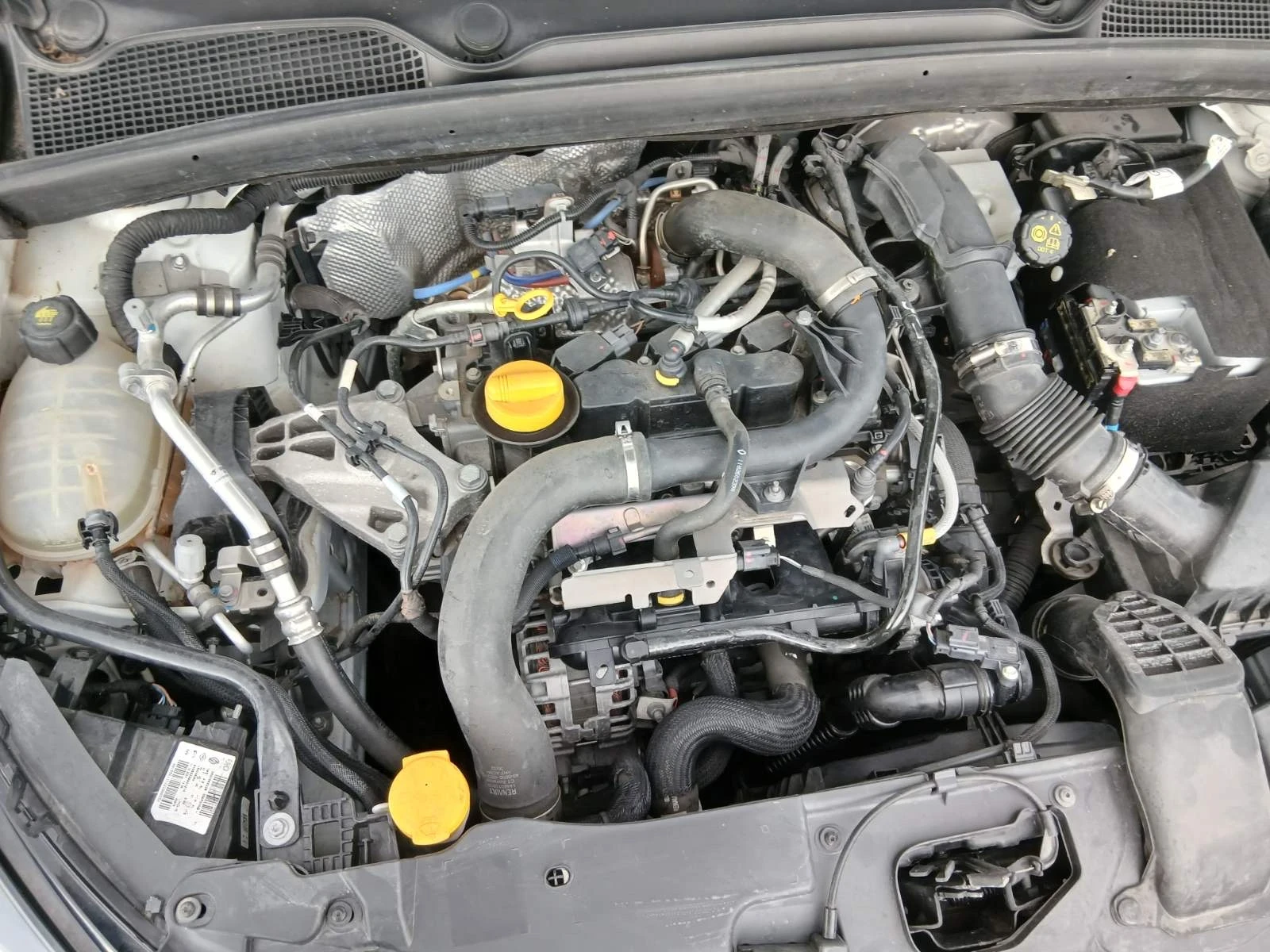 Renault Clio, снимка 15 - Автомобили и джипове - 55401794