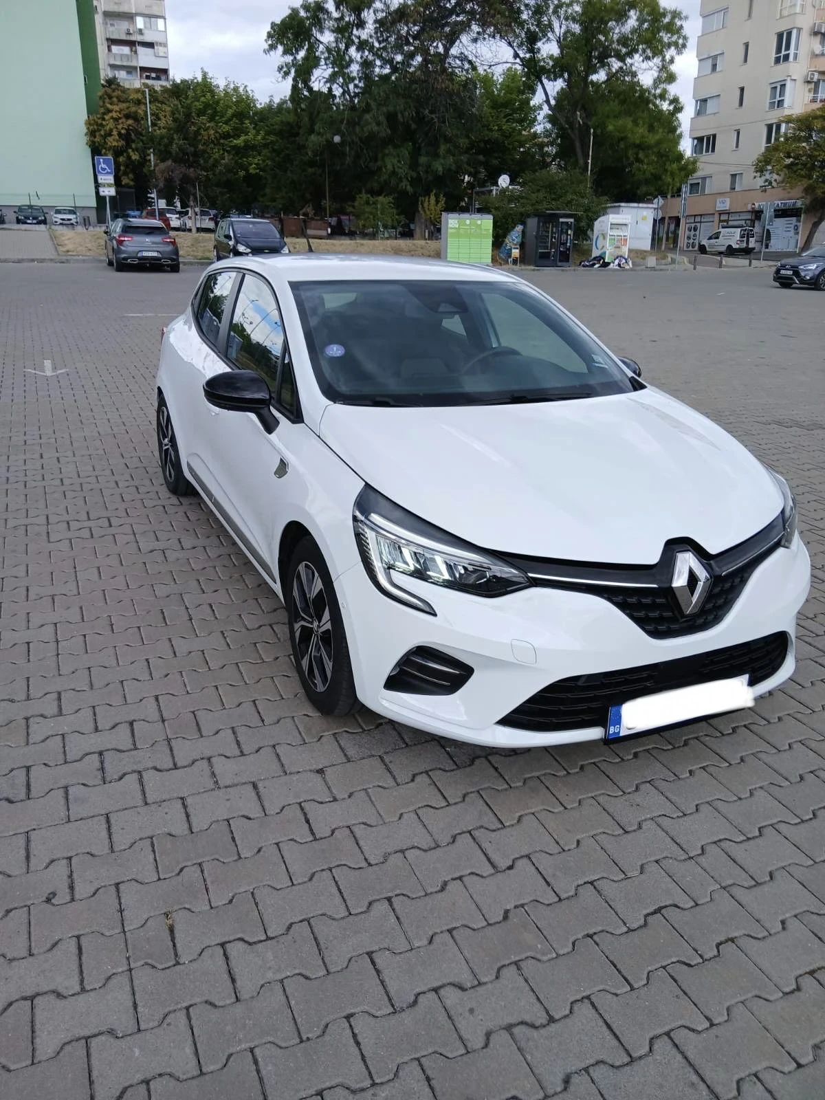Renault Clio, снимка 4 - Автомобили и джипове - 55401794