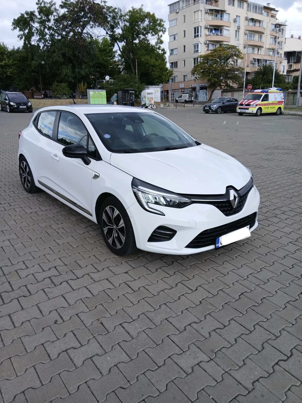 Renault Clio, снимка 5 - Автомобили и джипове - 55401794