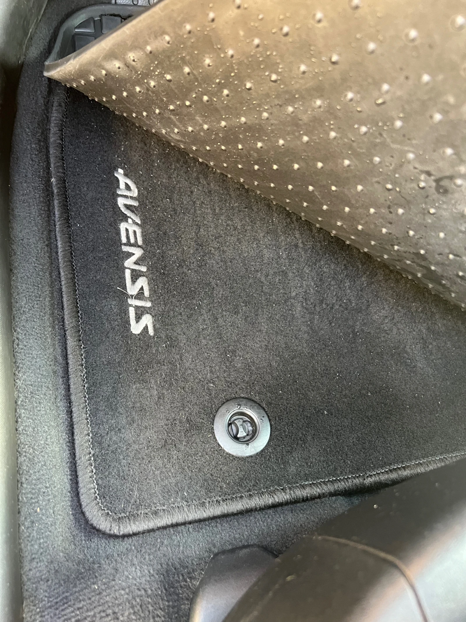Toyota Avensis, снимка 15 - Автомобили и джипове - 55437345