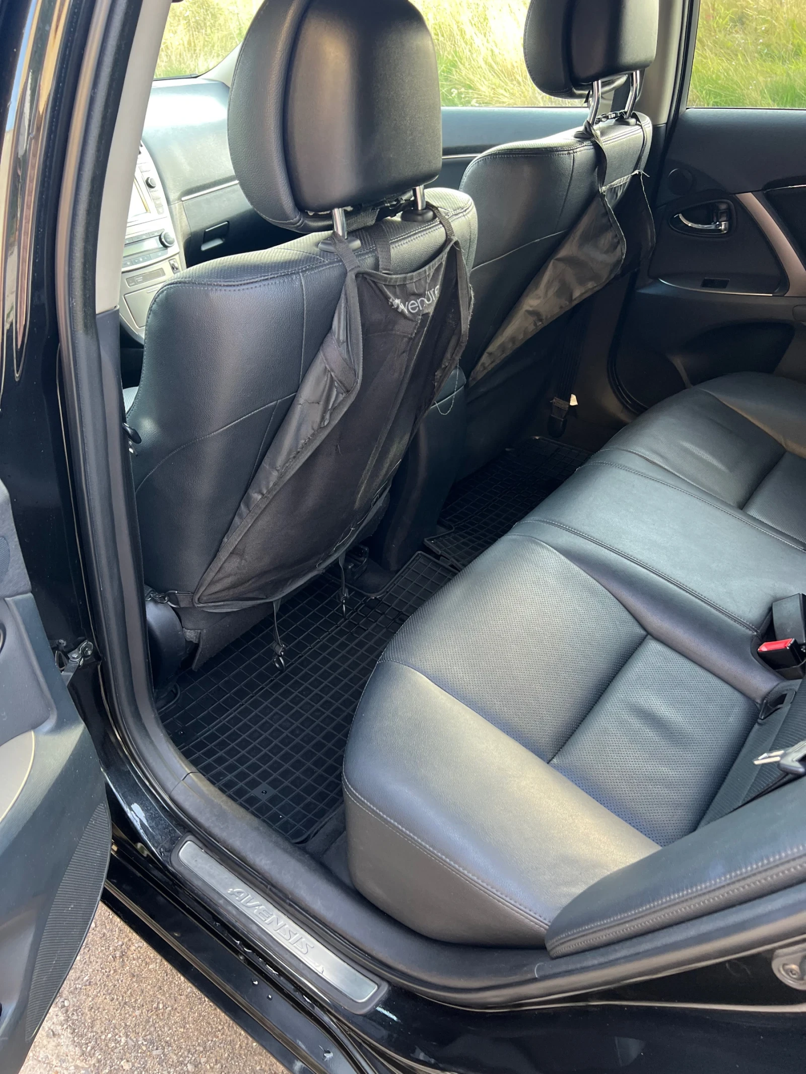 Toyota Avensis, снимка 11 - Автомобили и джипове - 55437345