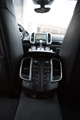Porsche Cayenne 3.0D/БЕЗ ЗАБЕЛЕЖКА/187ХИЛ.КМ, снимка 9