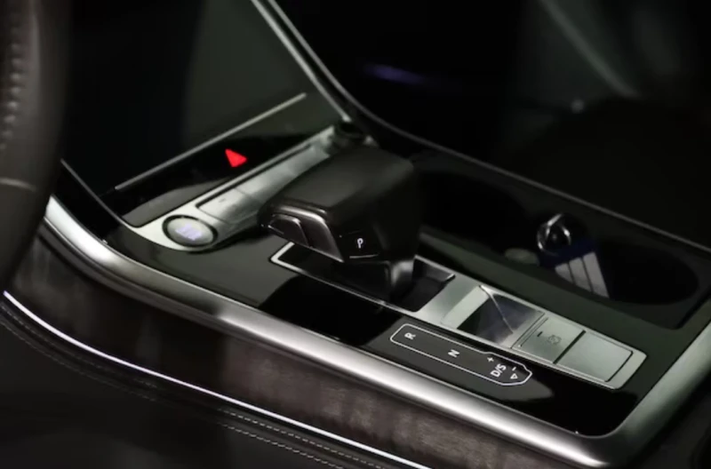 Audi Q8 MATRIX / TECHNIK 55 TFSI / BLACK OPTIC / B & O, снимка 15 - Автомобили и джипове - 52815758