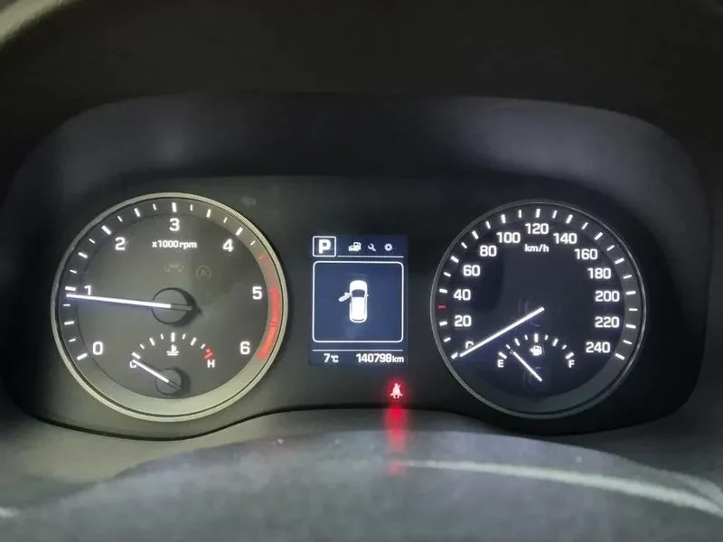 Hyundai Tucson 1.7 2WD MODERN, снимка 5 - Автомобили и джипове - 55796531