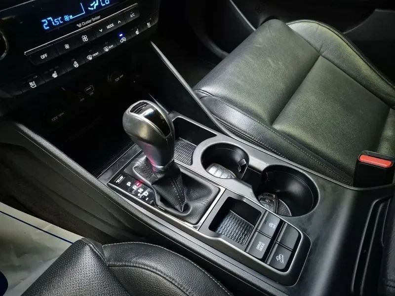 Hyundai Tucson 1.7 2WD MODERN, снимка 12 - Автомобили и джипове - 55796531