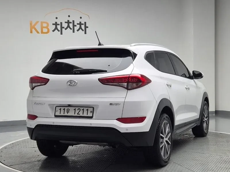 Hyundai Tucson 1.7 2WD MODERN, снимка 3 - Автомобили и джипове - 55796531