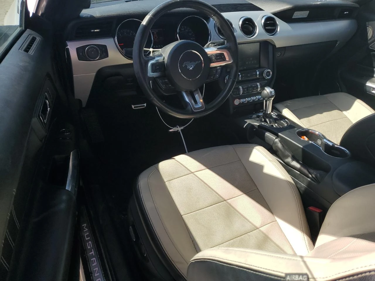 Ford Mustang 2.3i EcoBoost/Ел.Седалки/Подгрев/Серв.история - изображение 8