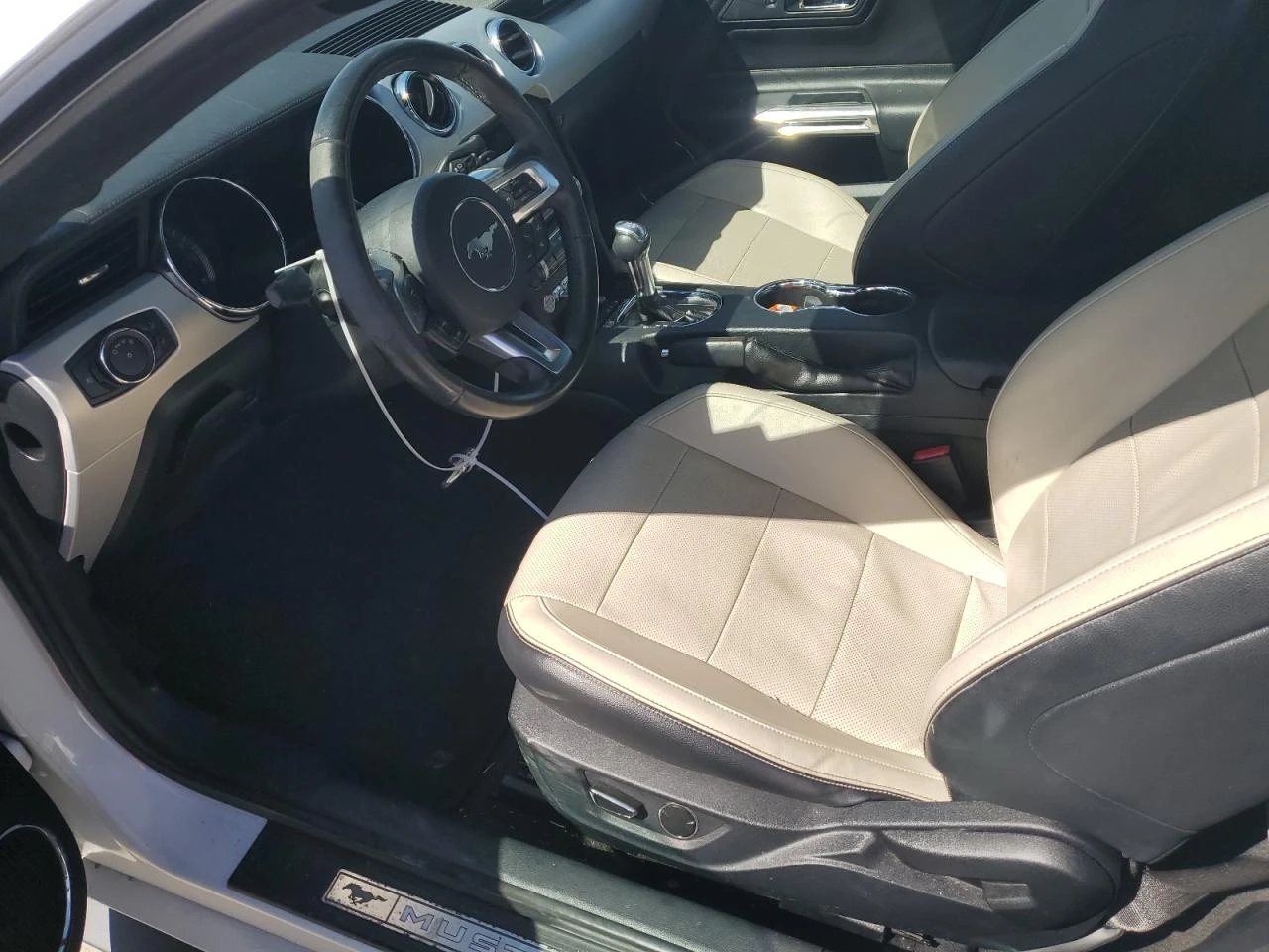 Ford Mustang 2.3i EcoBoost/Ел.Седалки/Подгрев/Серв.история - изображение 7