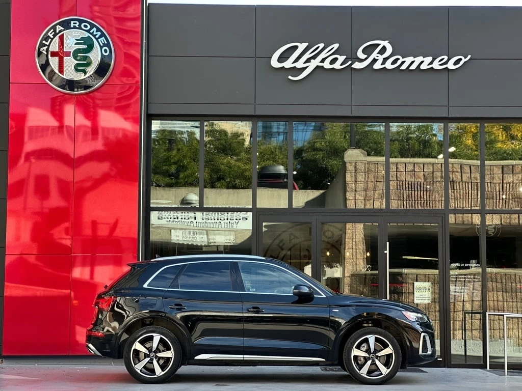 Audi Q5 * 45 Progressiv ACCIDENT FREE| NEW INVENTORY| 1 OW - изображение 2