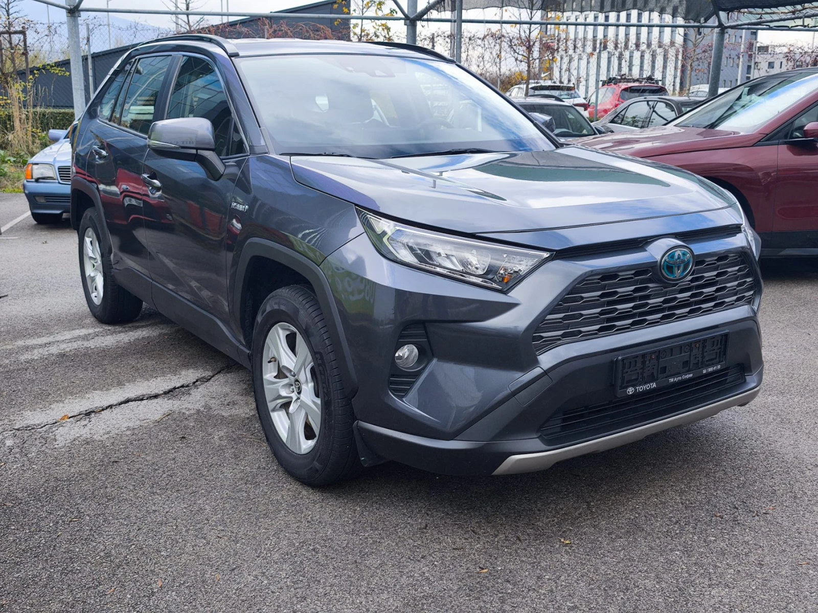 Toyota Rav4 2.5 Hybrid 4x4  - изображение 2