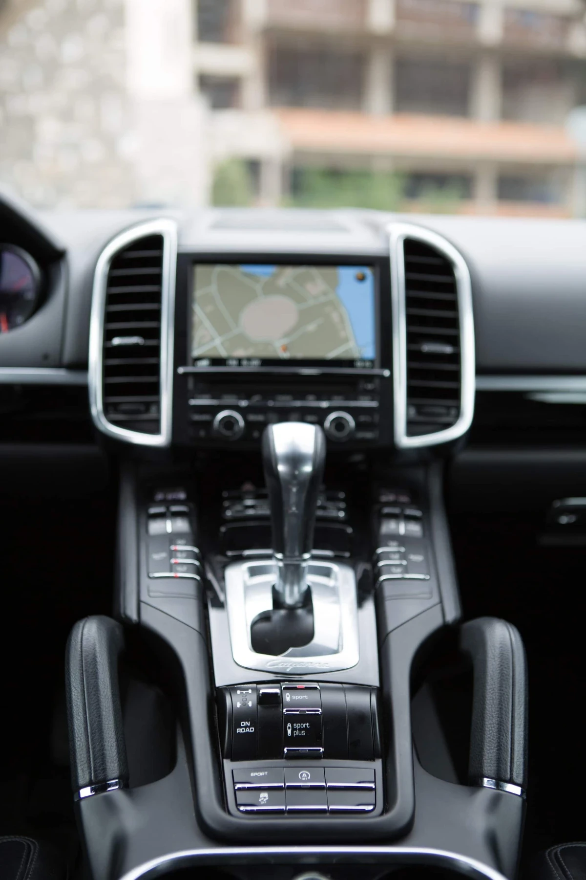 Porsche Cayenne 3.0D/БЕЗ ЗАБЕЛЕЖКА/187ХИЛ.КМ, снимка 8 - Автомобили и джипове - 54235837