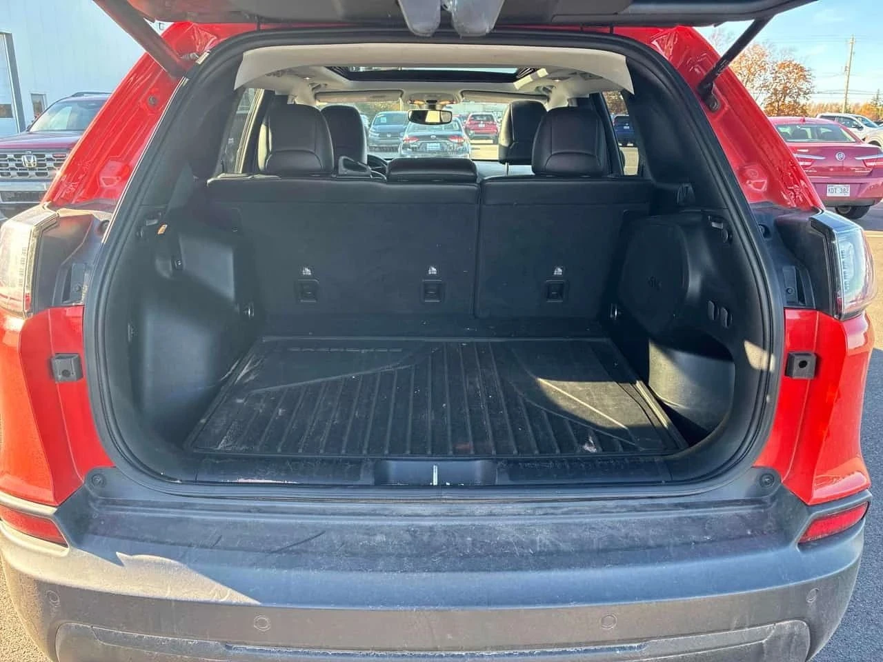 Jeep Cherokee, снимка 16 - Автомобили и джипове - 56730316