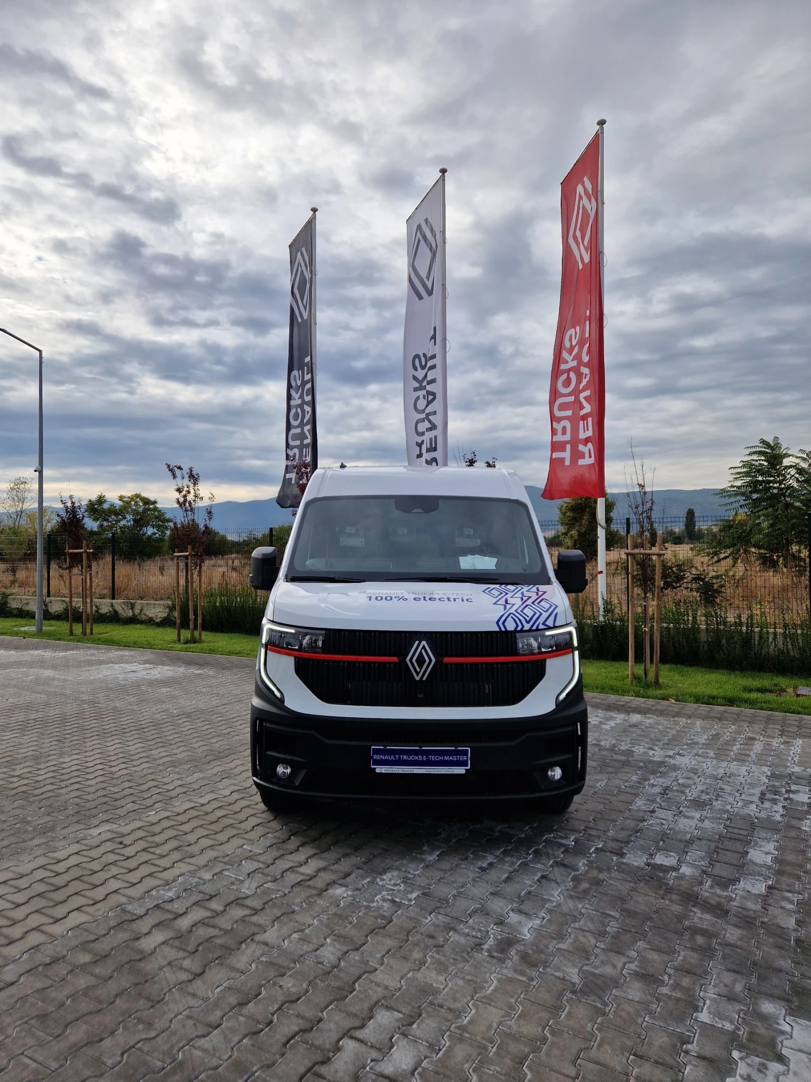 Renault Master * 100% ELECTRIC* * 8Г. ГАРАНЦИЯ НА БАТЕРИЯТА*  - изображение 2