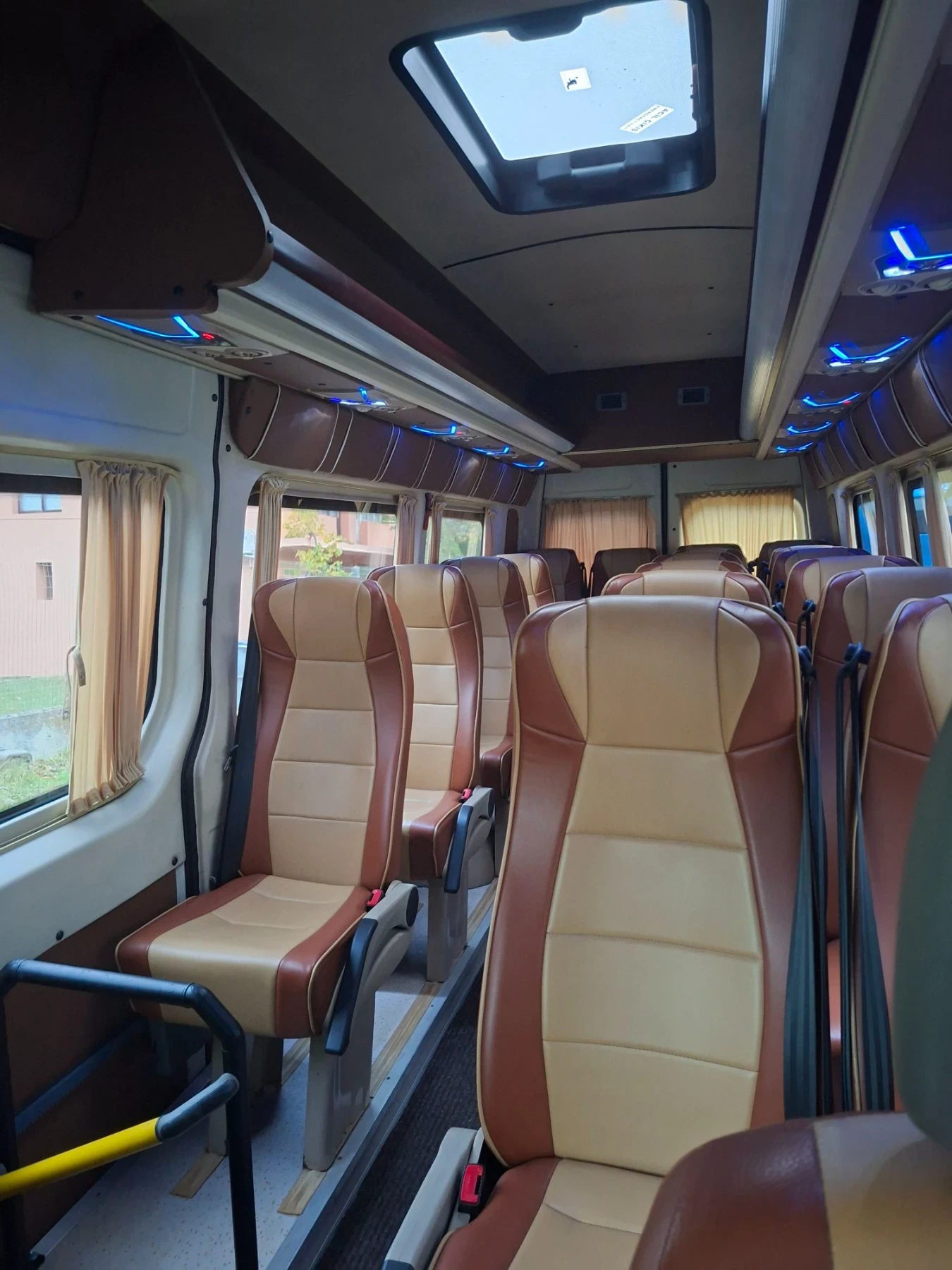 VW Crafter, снимка 3 - Бусове и автобуси - 56743871