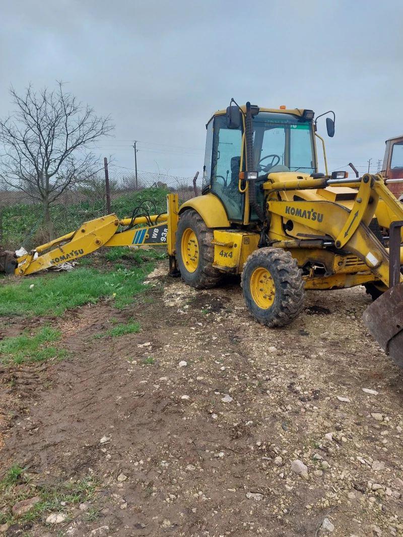 Багер Komatsu Wb 93 R 5, снимка 3 - Индустриална техника - 52711763