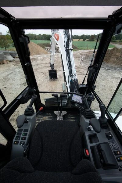 Багер Bobcat E60, снимка 3 - Индустриална техника - 22429827