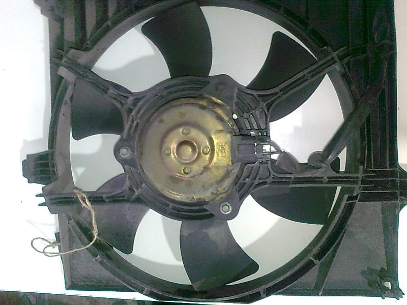 перка (1) за Нисан Алмера Тино 2,2di