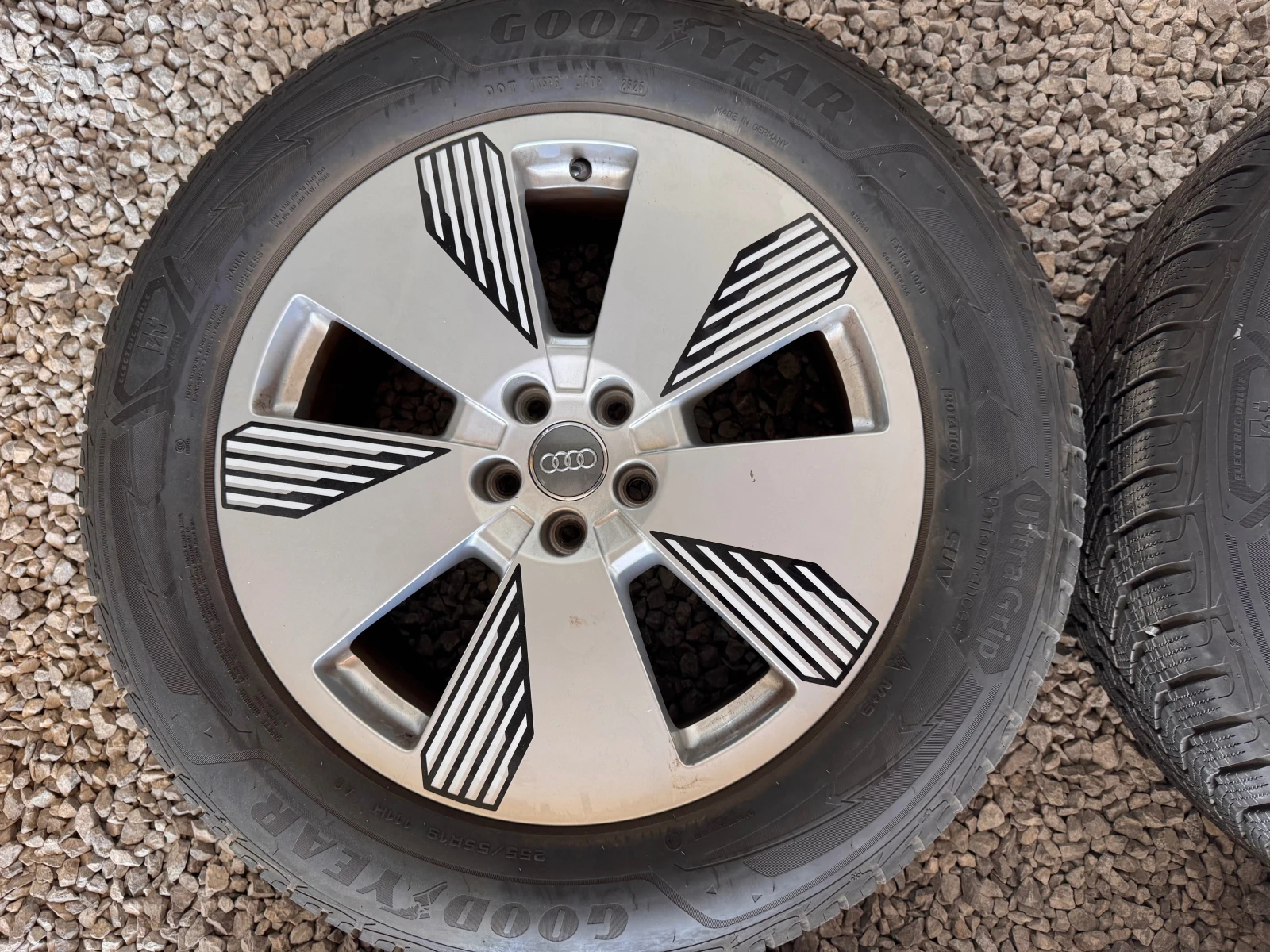 Гуми с джанти Goodyear 255/55R19, снимка 4 - Гуми и джанти - 56172550
