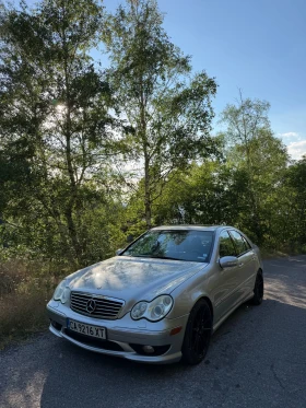 Mercedes-Benz C 32 AMG, снимка 3