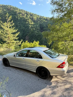 Mercedes-Benz C 32 AMG, снимка 15