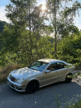 Mercedes-Benz C 32 AMG, снимка 2