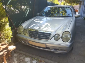 Mercedes-Benz E 220, снимка 1