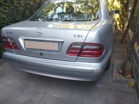 Mercedes-Benz E 220, снимка 3