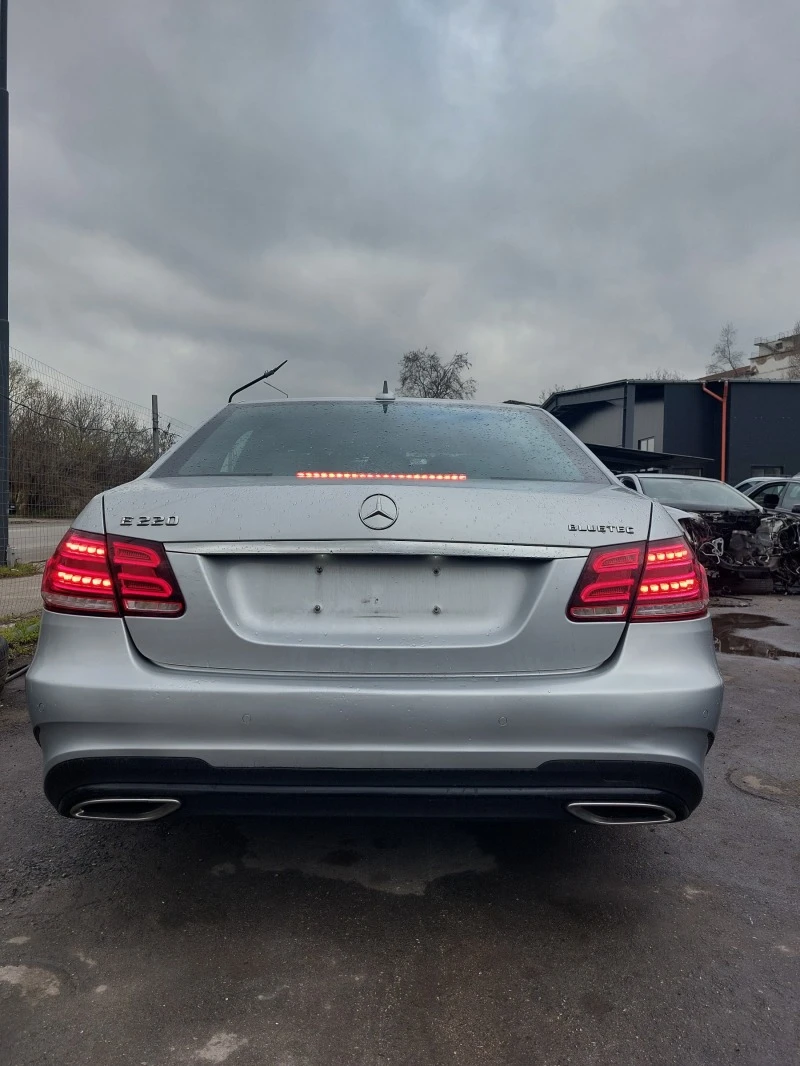 Mercedes-Benz E 220 CDI FACE AMG NIGHT EDITION ПАКЕТ , снимка 9 - Автомобили и джипове - 44958814