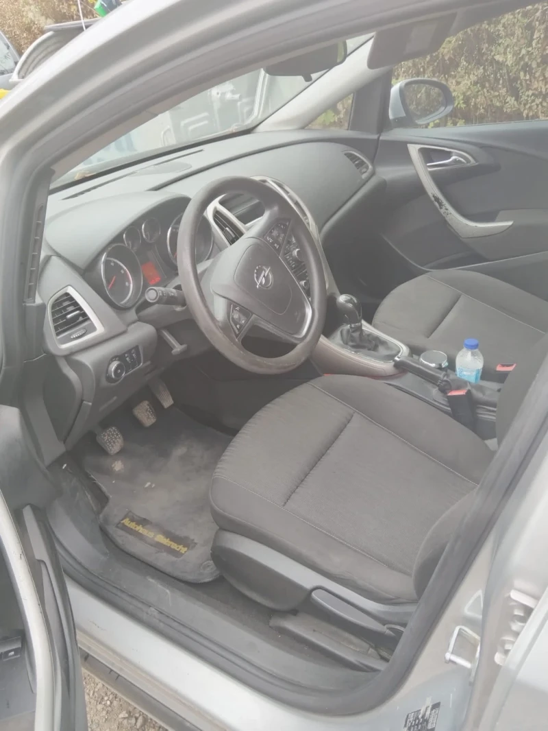 Opel Astra, снимка 6 - Автомобили и джипове - 47300700