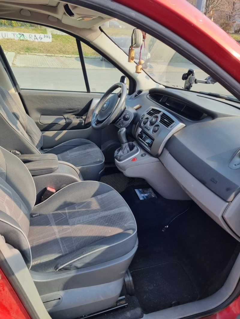 Renault Scenic, снимка 8 - Автомобили и джипове - 49156857