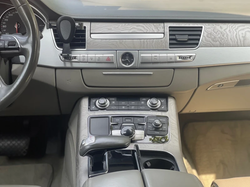 Audi A8 MatrixLED/Quattro/NightVision/Massage/ЛИЗИНГ/, снимка 7 - Автомобили и джипове - 52750135
