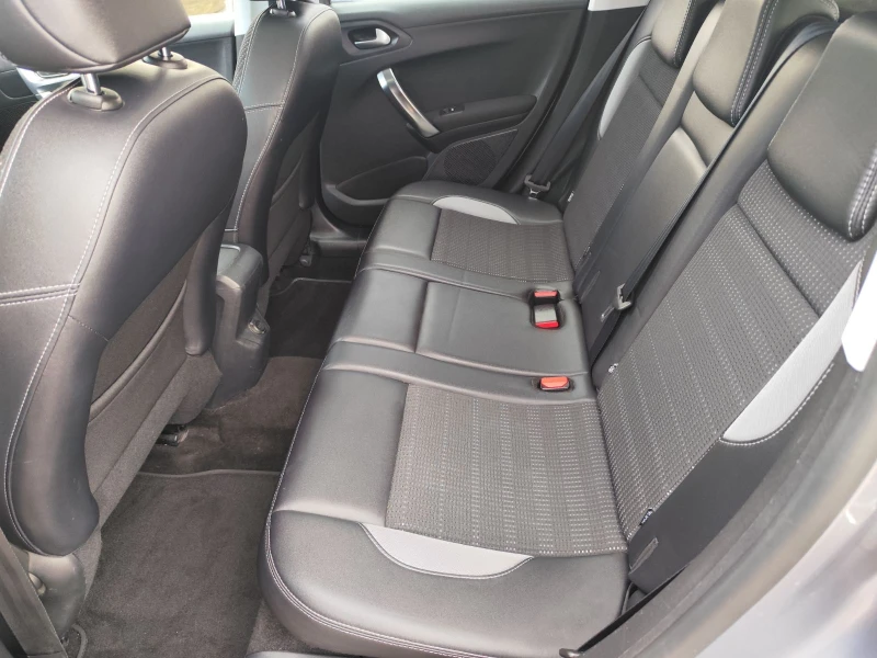 Peugeot 2008 1.6e-HDi Allure92к.с, снимка 11 - Автомобили и джипове - 51239873
