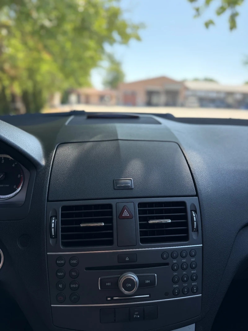 Mercedes-Benz C 250, снимка 12 - Автомобили и джипове - 51583959
