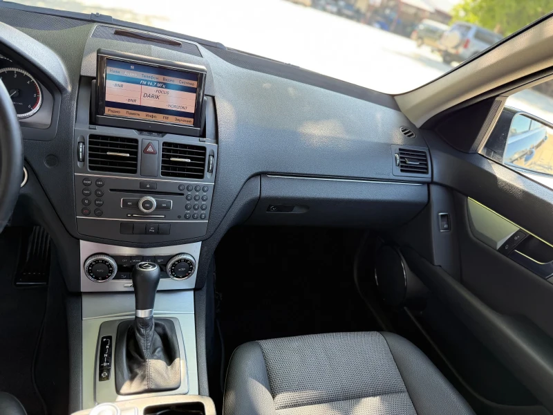 Mercedes-Benz C 250, снимка 10 - Автомобили и джипове - 51583959