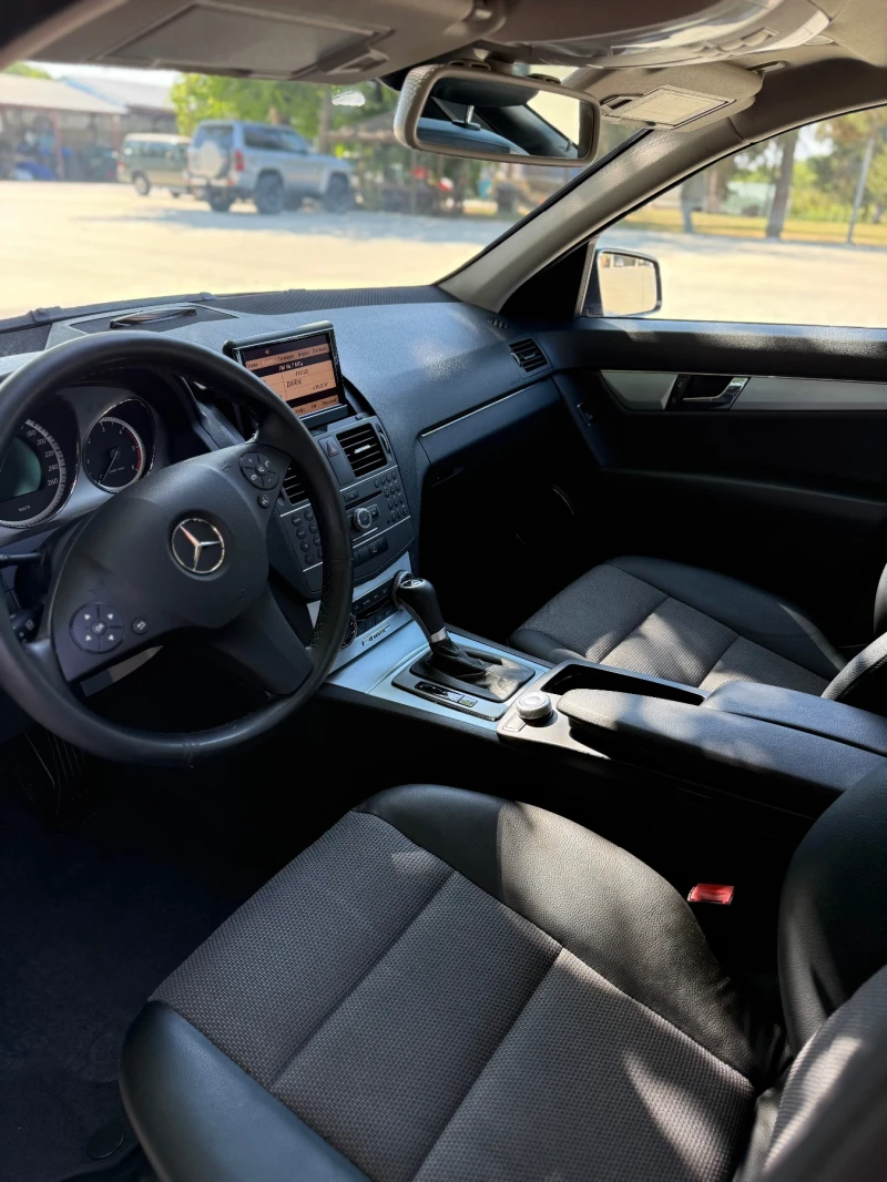 Mercedes-Benz C 250, снимка 14 - Автомобили и джипове - 51583959