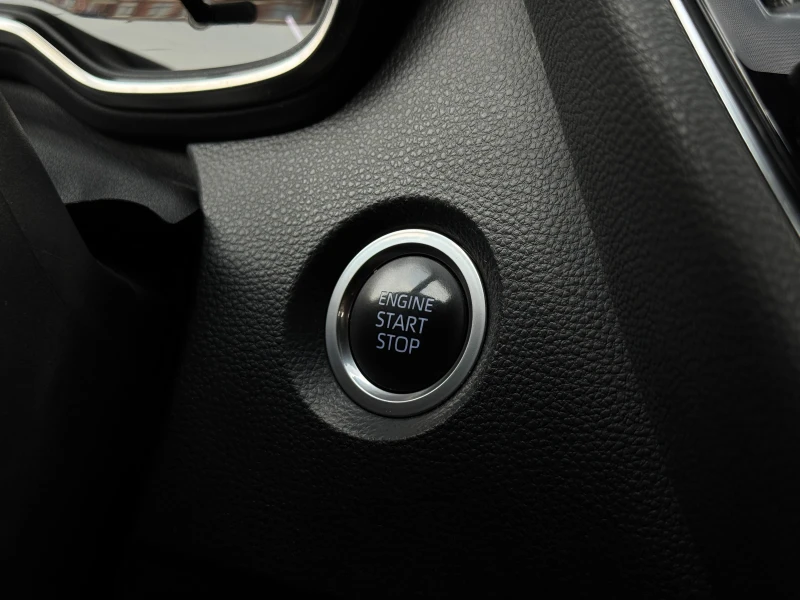 Toyota Corolla Executive Plus/ Автомобил върнат от лизинг, снимка 12 - Автомобили и джипове - 51889983