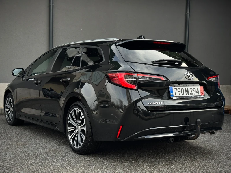 Toyota Corolla Executive Plus/ Автомобил върнат от лизинг, снимка 4 - Автомобили и джипове - 51889983