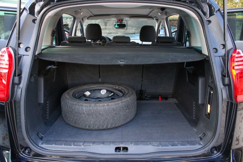 Peugeot 5008 1.6HDI / DISTRONIC / NAVI / HEAD UP, снимка 17 - Автомобили и джипове - 52230208