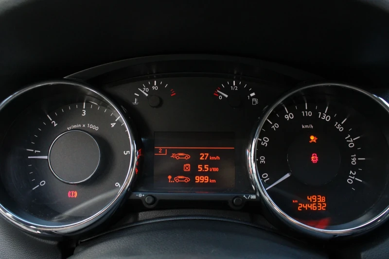 Peugeot 5008 1.6HDI / DISTRONIC / NAVI / HEAD UP, снимка 14 - Автомобили и джипове - 52230208