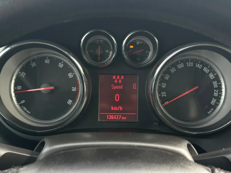 Opel Zafira Tourer Cosmo 1.6 CNG * Климатроник* 7 места* 136х , снимка 11 - Автомобили и джипове - 52317060