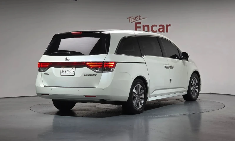Honda Odyssey 3.5 4Th, снимка 2 - Автомобили и джипове - 52413944