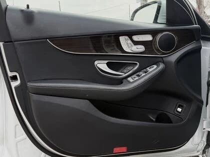 Mercedes-Benz C 300 4MATIC* АвтоКредит* (Цена до БГ) , снимка 11 - Автомобили и джипове - 53959193