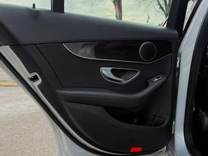 Mercedes-Benz C 300 4MATIC* АвтоКредит* (Цена до БГ) , снимка 16 - Автомобили и джипове - 53959193